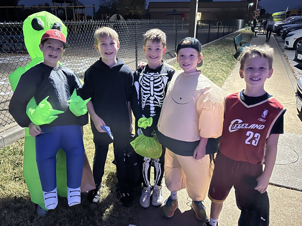 Another perfect Trunk or Treat in the books! Love this sweet #FairwayFamily so very much! A huge thank you to the hardworking, dedicated PTO chairs who made this the best one yet! 🎃👻 <a href="/FairwayElemAP/">Fairway Elementary AP</a> <a href="/FairwayElem/">Dr. Lorinda Krey</a> <a href="/rockwoodschools/">Rockwood School Dist</a>