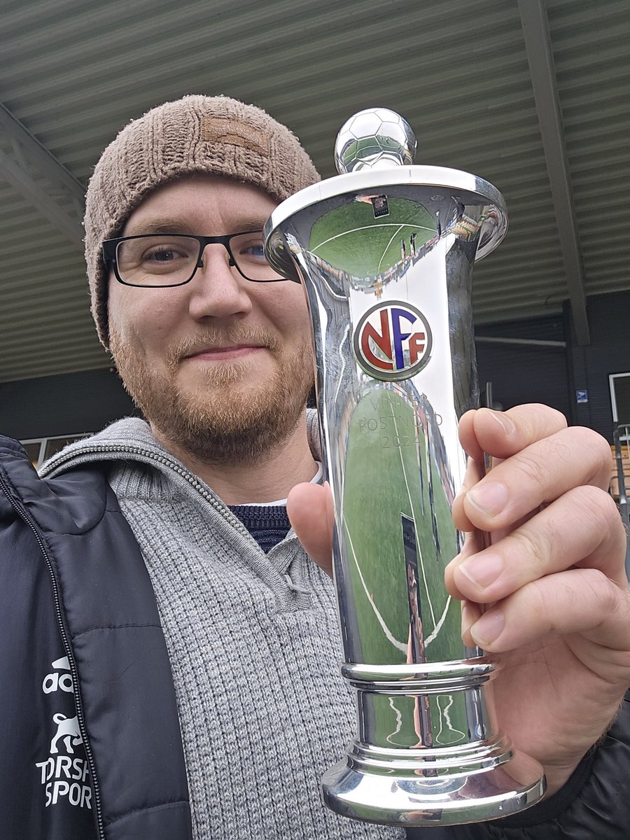 Daniel Holmeide Strand tweet media