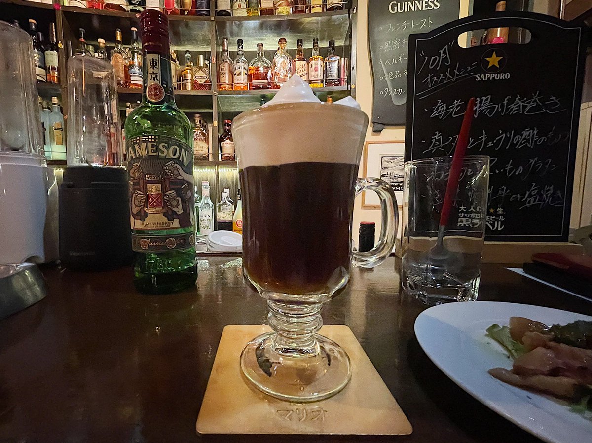 mmrdmnet's tweet photo. 予想外に寒い気温とデカレモンサワーで冷えきった体をアイリッシュコーヒーで保温☕️ https://t.co/KTLWg5Isj8