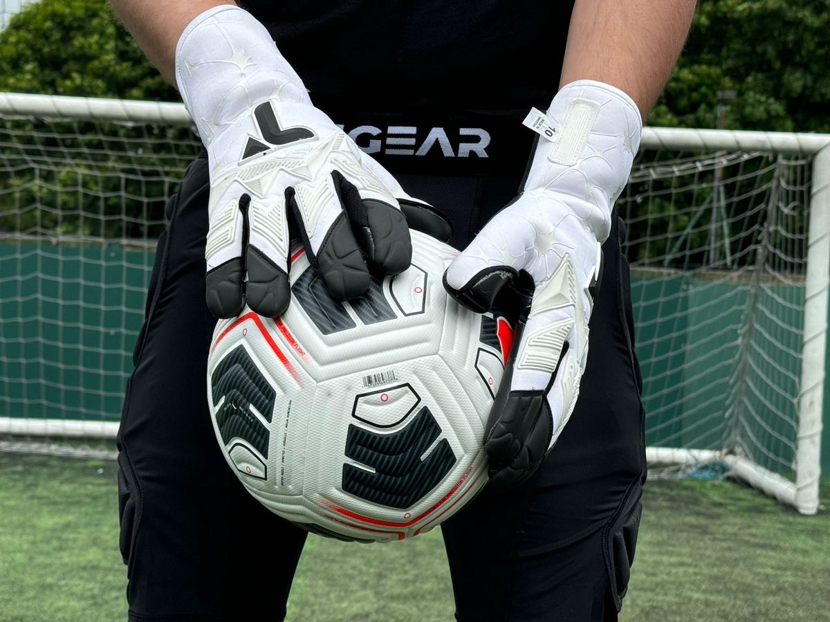 t1gear's tweet photo. Solid grip, sharp focus. The Nexus Series gloves have got you covered for every save. Ready to own your goal? 🧤⚽ #tigear #nexus #goaliegloves  #goalkeeper #goalkeepertraining  #goalkeeperlife #goalkeepergloves https://t.co/YeJYTmuFqP
