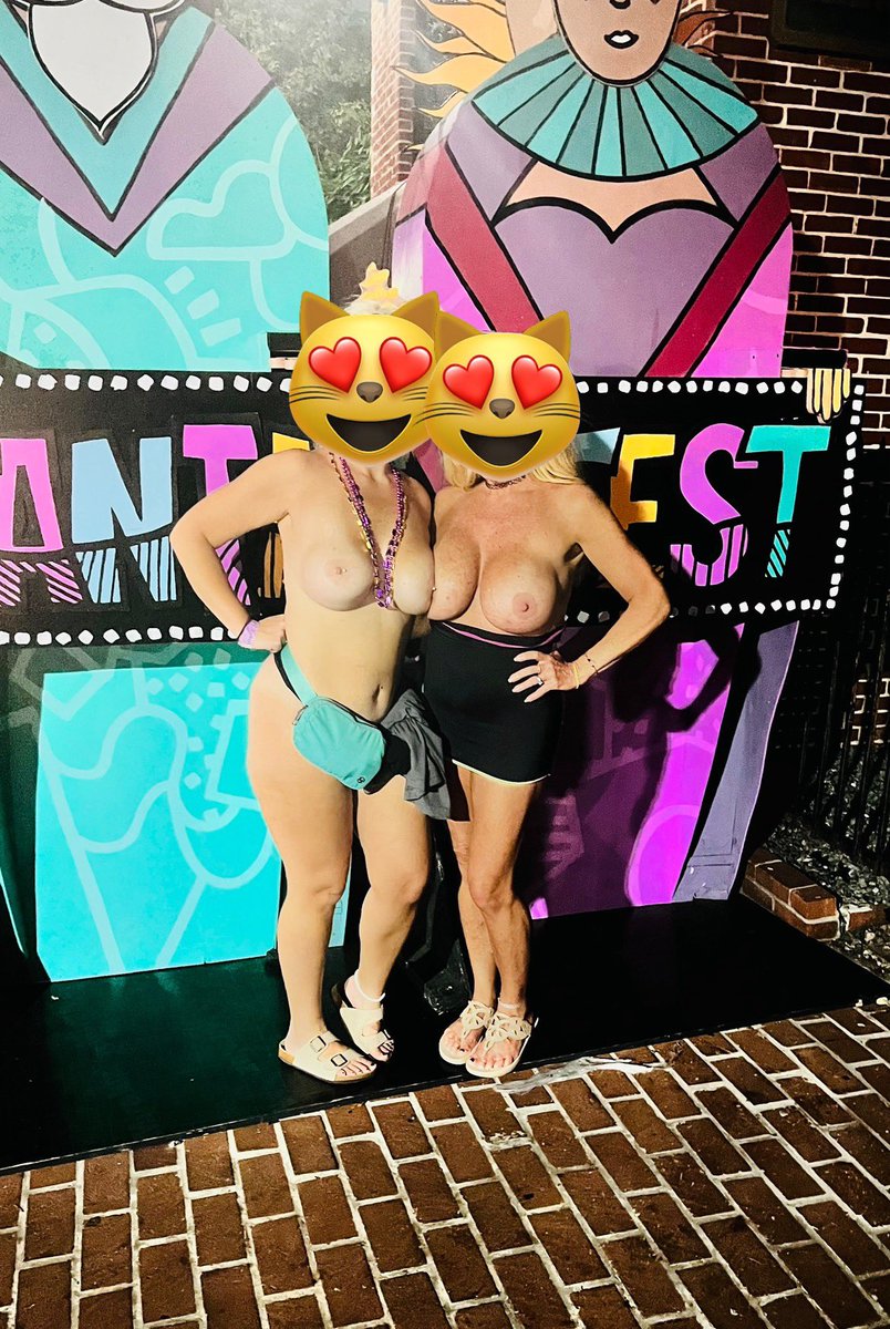 PineapplesKinky's tweet photo. A little debauchery at Fantasy Fest!! 😈 💋🍍 #hotwife #milf #NGOT #fantasyfest #keywest #publicflash #flash @CamaSutrax @MilfieClub https://t.co/LhgVGla5x3