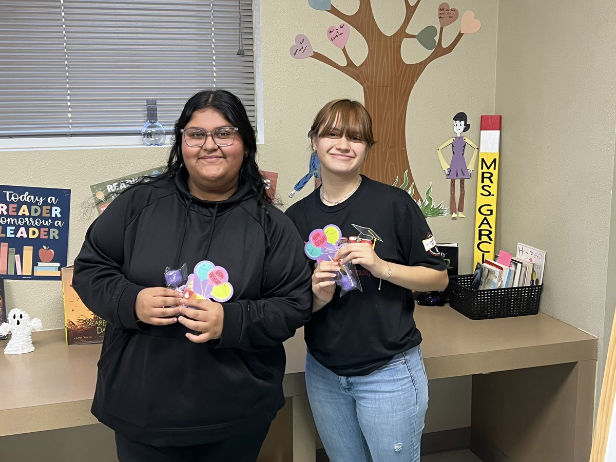 TISD_EduProgram's tweet photo. Education &amp; Training Program students birthday celebration!  Happy birthday! 🎂🎈🎊 #TISDProud #TISD_EduProgram
@edecena_TISD https://t.co/wO6usPoPbN