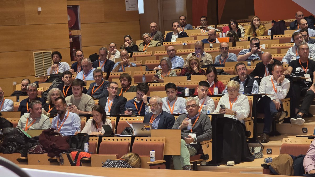 CSManuelrr's tweet photo. Seguimos con la #VIIAsambleaGeneral de @CiudadanosCs 🧡
#CompromisariosCS #CambiemosElFuturo https://t.co/Wj7SjmO2y3