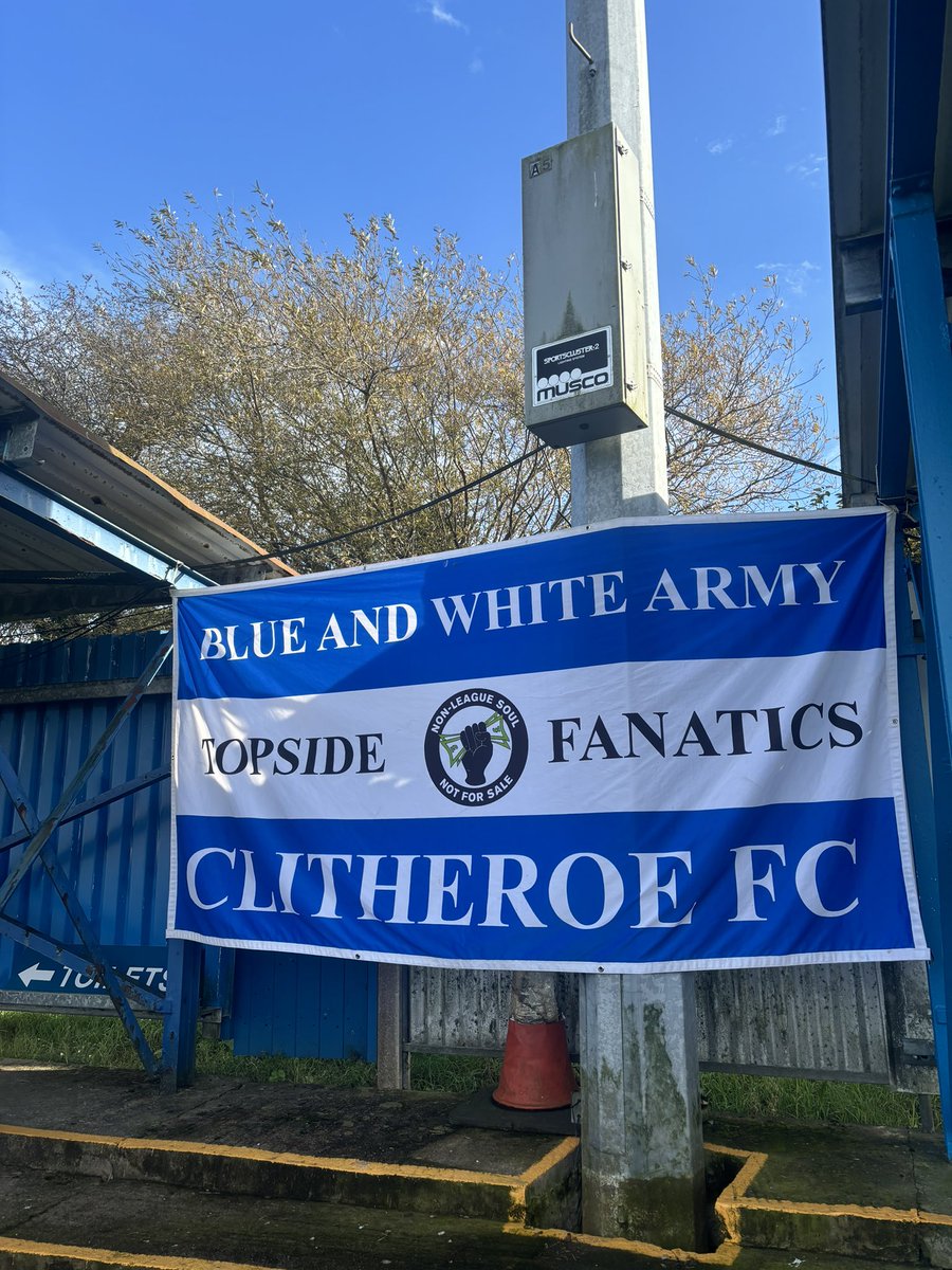 PICK A SIDE (or don’t, we don’t mind)
Whether you are a <a href="/TopsideFanatics/">Topside Fanatics</a> or <a href="/BarSideBoys/">Bar side boys</a>, or somewhere in between; make sure you’re out supporting the boys today!

P.S How cool are these flags! <a href="/nonleagueflags/">Non League Flags</a> 
#UTB | #ForwardTogether 💙