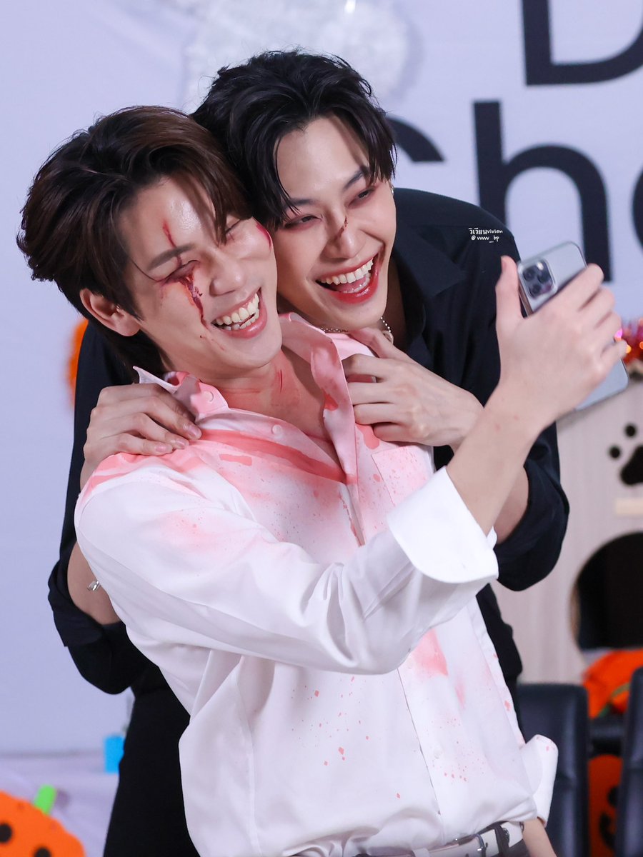vvvvv_bp's tweet photo. 241026 Dr.Choice 3rd Live with CEOs
@bb0un @Prem_space 
🎃🎃

#DCxGiantPiccolo #บุ๋นเปรม
#bounprem https://t.co/iPLmAOz9uX