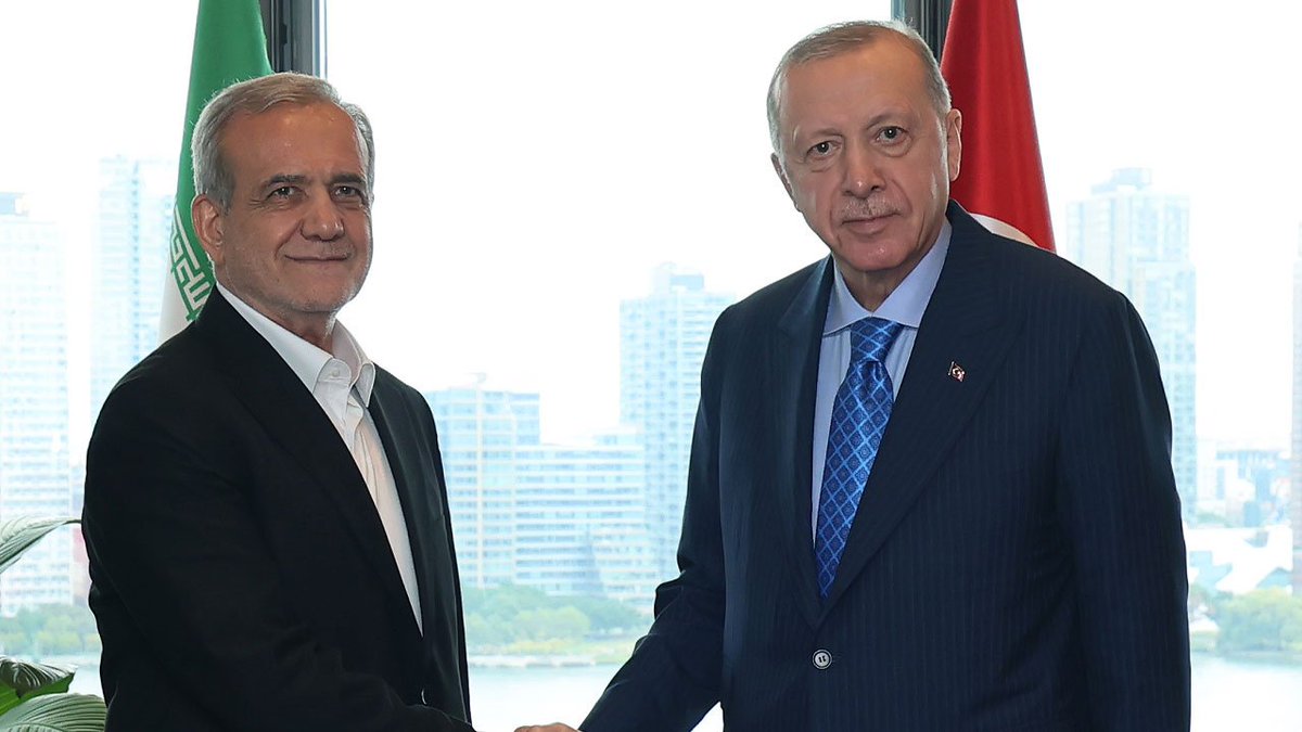 🌐 Dün gece İsrail'in saldırısına uğrayan kardeş ve komşu ülkemiz İran'a geçmiş olsun dileklerimi iletiyorum.

- Cumhurbaşkanı Erdoğan