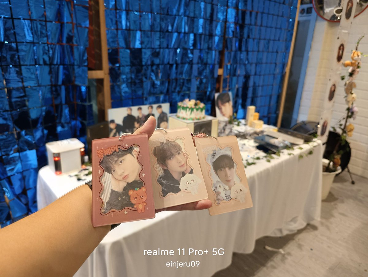 einjeru09's tweet photo. Celebrating jongho's bday & ateez anniversary...
Thank you so much @AteezCrewPH for another successful event โบ๏ธ di tlga uuwi ng walang dala ๐ฉท๐ฉท
See you soon sa mga sususnod na events ๐๐
#6oClock #WonderlandatCappo https://t.co/n8bS6ESDo2