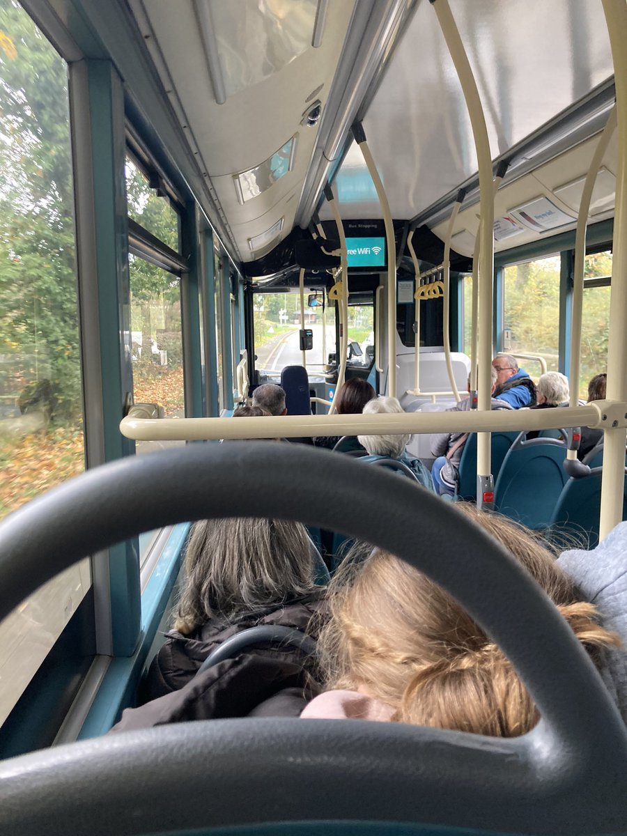 A 28 has turned up to save me from the middle of nowhere, and it’s actually a modern bus too! #LeicestershireLoop