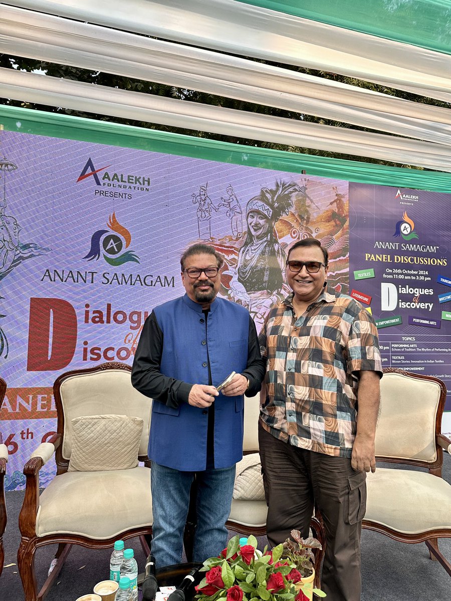 rajesh_tara's tweet photo. Have been an ardent follower of his articles for decades. My tweets on those are mostly retweeted by him. In fact read one this morning one too. 

And voila!! Met the man himself @virsanghvi this afternoon 😊. 

#MagicOfFlavours #Artify #RudeFood https://t.co/h6ACFdUfSx