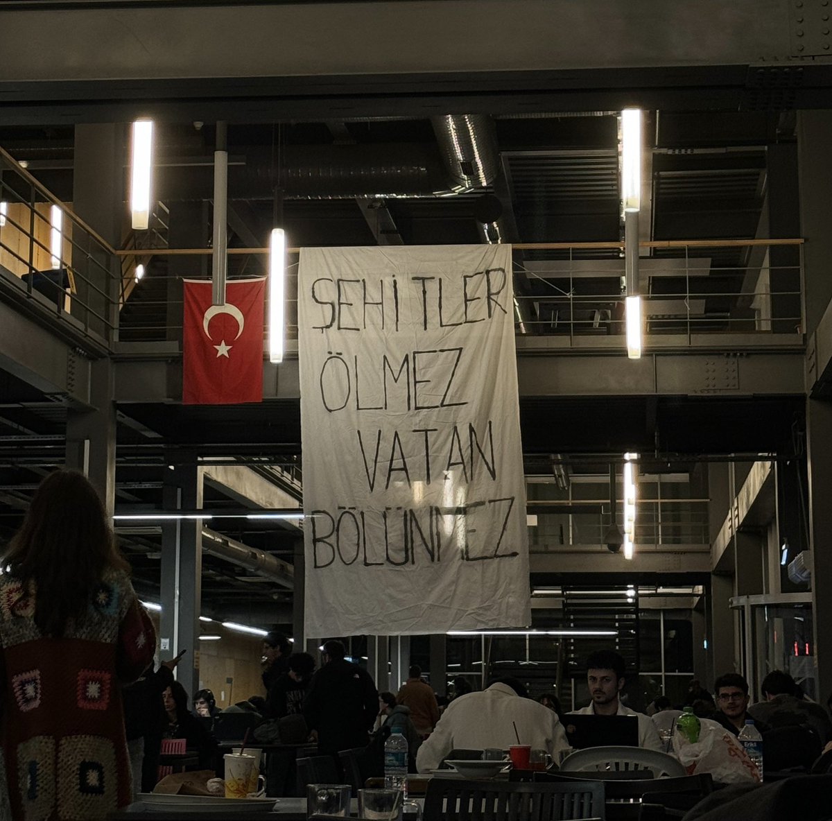 yorulmaitu's tweet photo. T E K N İ K  Ü N İ V E R S İ T E ! https://t.co/WxF8lSGbW3