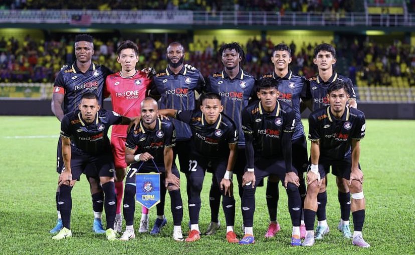 OnefootballM's tweet photo. PDRM FC musim 24/25 setakat ini :

PDRM 1-1 JDT
PDRM 1-1 Selangor
PDRM 1-1 Terengganu
PDRM 1-0 Sabah
PDRM 1-1 Kedah 
PDRM 2-1 KL City
PDRM 3-2 Perak 

Tiada kontroversi dan terus berjuang ! https://t.co/y1MBRnRiak