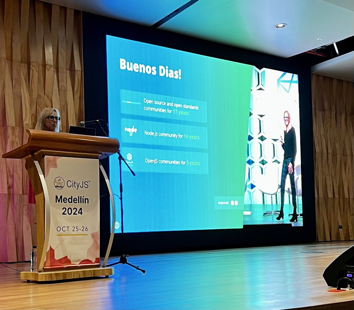 Alex Ramirez 🦀 (@ramirezalex_) on Twitter photo Robin Ginn - Executive Director of OpenJS Foundation Says “Buenos Días” to kick off the second day of <a href="/CityJSMedellin/">CityJS Medellín</a>
<a href="/openjsf/">OpenJS Foundation</a> #JavaScript Robin Ginn - Executive Director of OpenJS Foundation Says “Buenos Días” to kick off the second day of <a href="/CityJSMedellin/">CityJS Medellín</a>
<a href="/openjsf/">OpenJS Foundation</a> #JavaScript