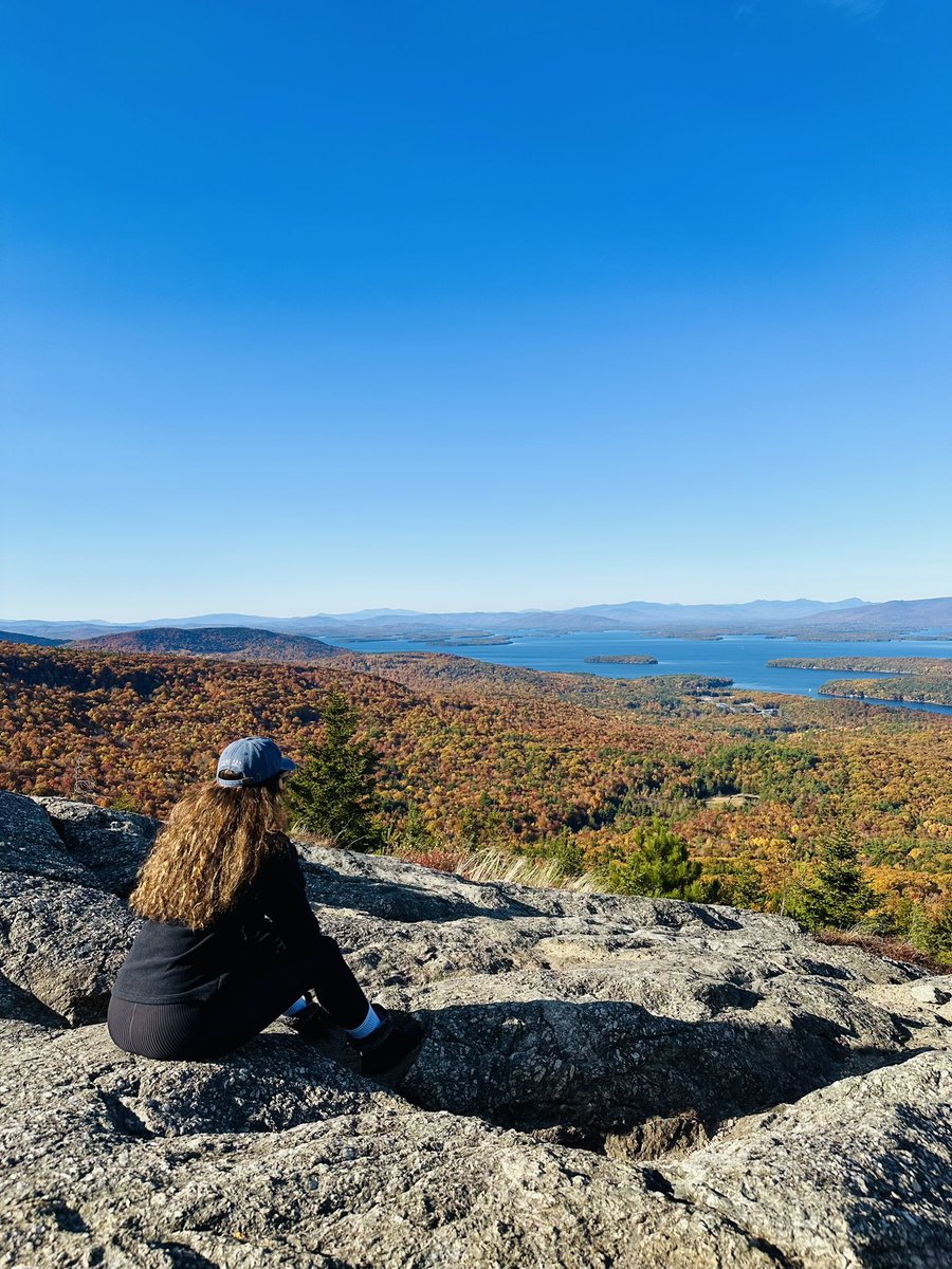 There is nothing like a New England fall. Best hike ever @ Mount Major 🍂🍁