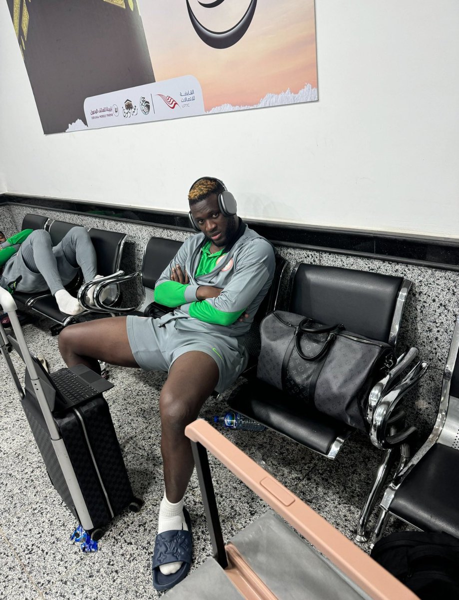 ChujorSamuel's tweet photo. @boniface_jrn and his Co travellers landed Libya airport
Took photos of themselves sleeping at the airport

Tagged @CAF_Online and @FIFAcom to the photos, and got back home after media rant to finally collect the 3 points 
😂😂😂
@boniface_jrn 
@NGSuperEagles 
@LibyaFootball https://t.co/S08Gg6HTkn