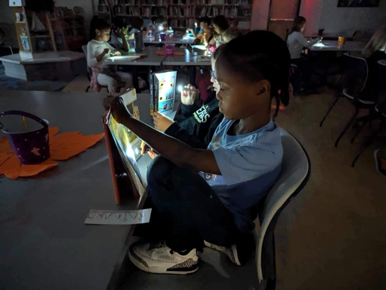 kivy0129's tweet photo. Our library was transformed this week into a spooky space where our Campers could enjoy reading in a new way! Thank you to our librarian, Sarah Barnard, for making this happen! https://t.co/UyAlU4vUFY