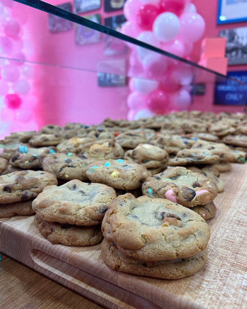 🍪 Craig’s Cookies is NOW open in Downtown London! 🍪

Be sure to swing by, give them a warm welcome, and treat yourself to a cookie (or two!) while you’re there.

📍615 Richmond St