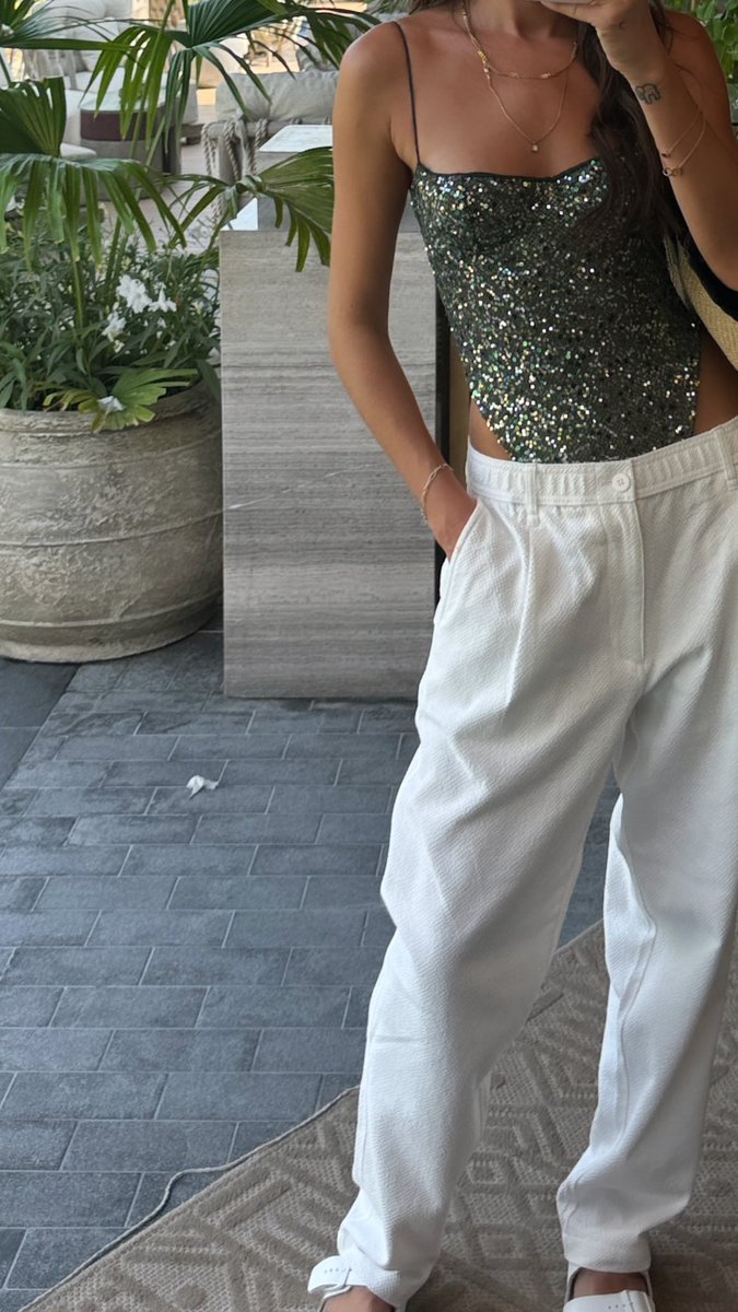 Eleanor Calder Updates 🖤 tweet media