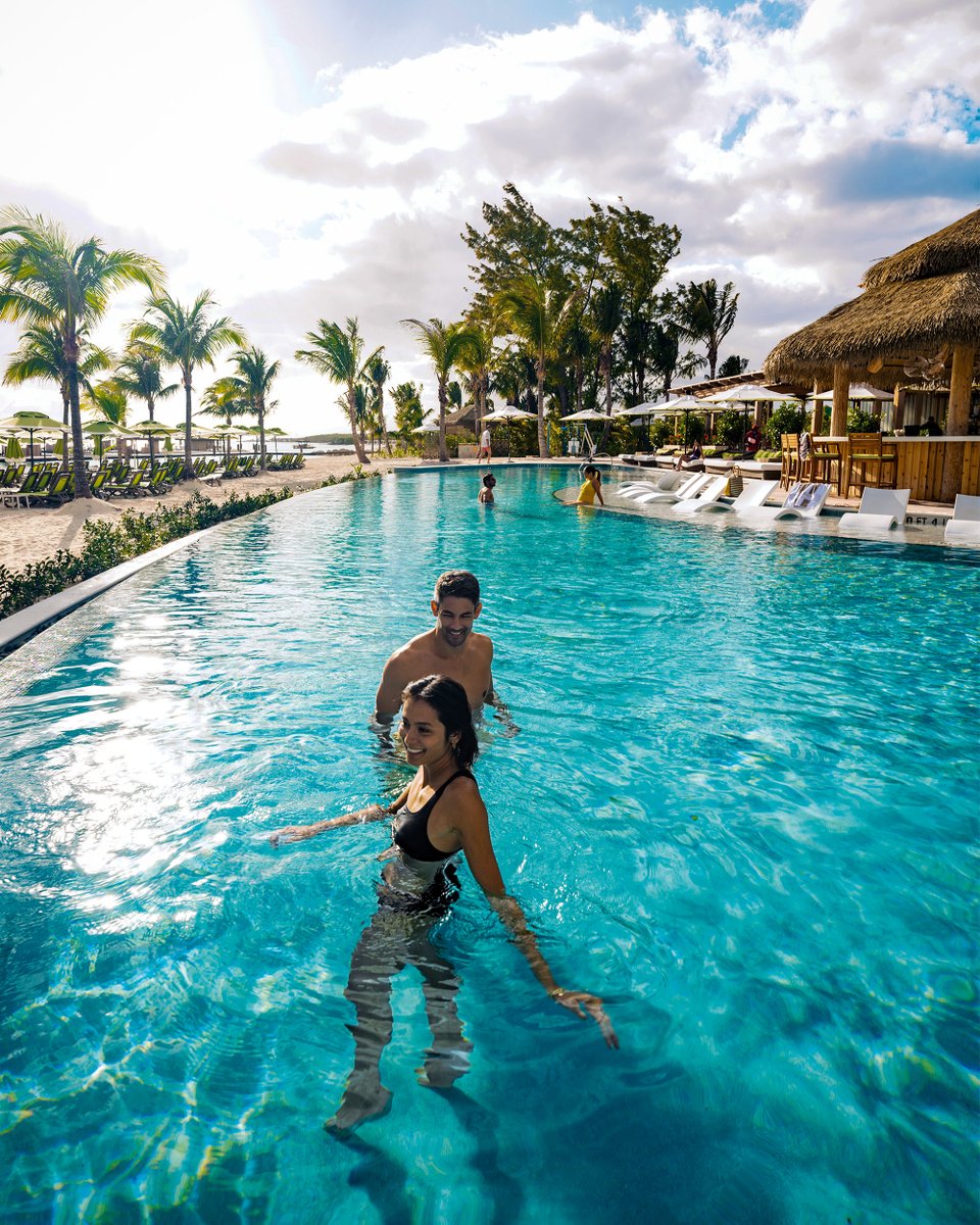 RoyalCaribbean's tweet photo. 🚨 PSA: You’re due to be a little bougie.

📍 Coco Beach Club, Perfect Day at CocoCay https://t.co/rpf7ycI0rZ