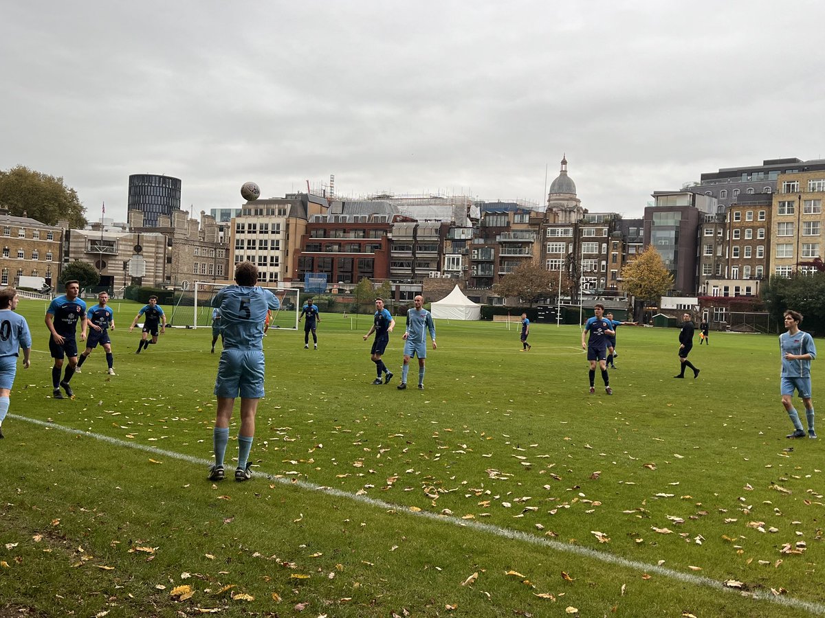 GroundhopperGr1's tweet image. Great to gain access to historic Honourable Artillery Company today to see @HacFc v Fitzwilliam old
boys on the only full size grass pitch in the City of London. Thanks to HAC and HACFC for the hospitality!