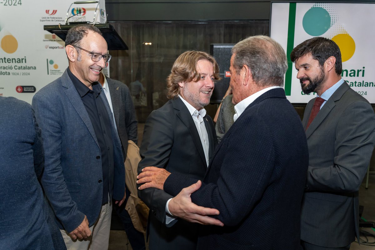 🔝💯⚾ Ahir vàrem celebrar al Museu Olímpic i de l'Esport, la Gala del Centenari de la nostra Federació.

🙌Volem agraïr la presència en aquest acte tan important pel nostre esport de les institucions, clubs i campions del món i olímpics.

#Pilota #PilotaViva #Centenari #100anys