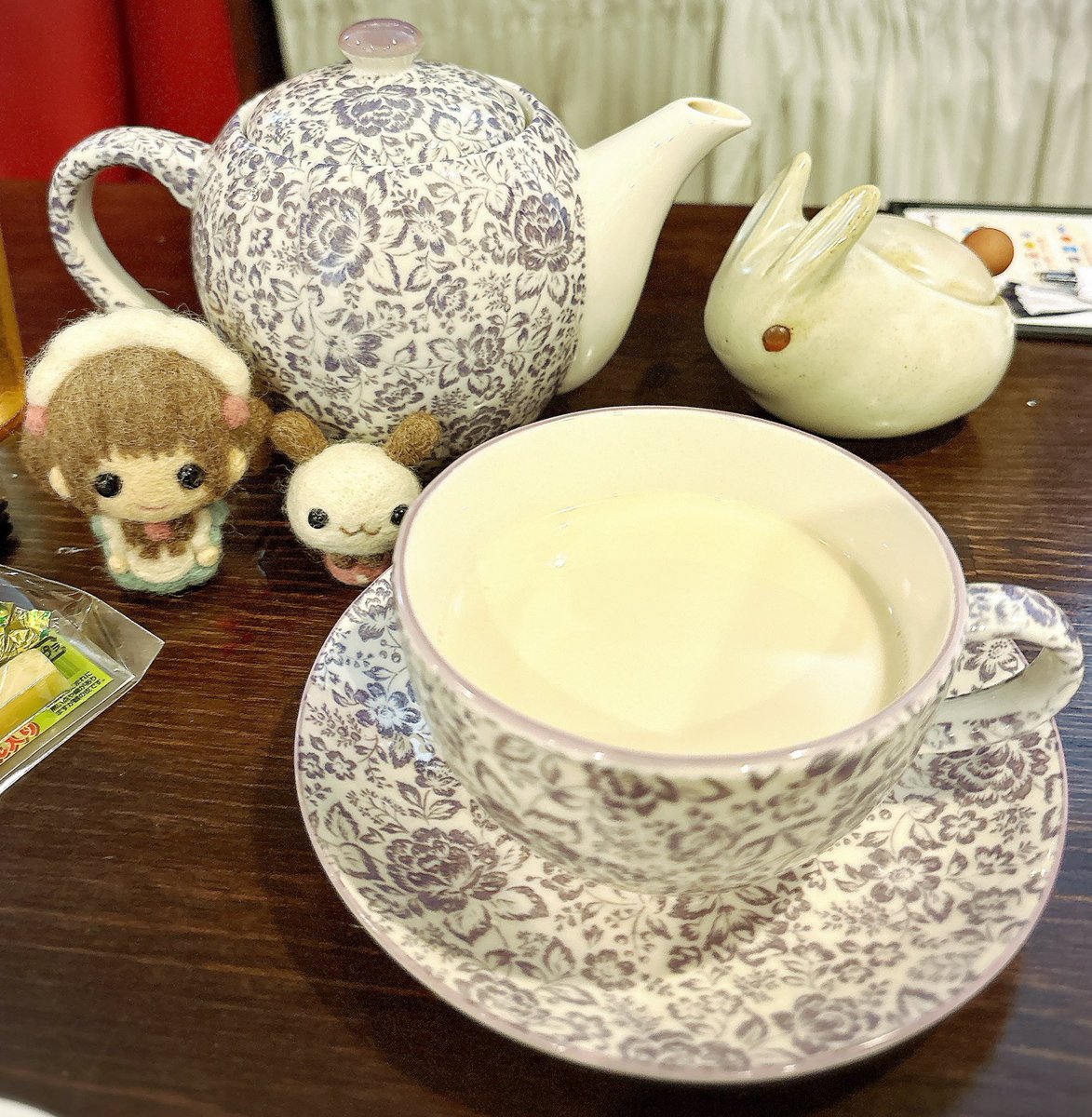 hir0_bot's tweet photo. ご縁を紡ぐメイド喫茶、
しろちゃん色のミルクたっぷりチャイ☕️

今日もしあわせ🎀 https://t.co/Z2Eh8rHxcN