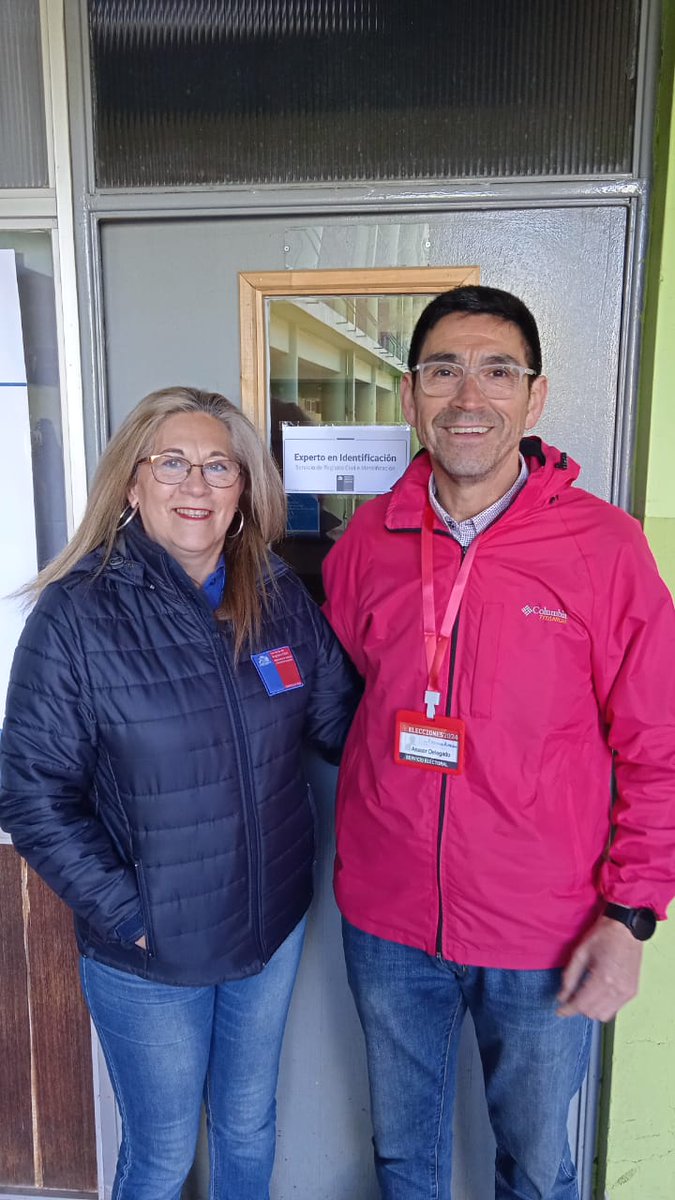 RegCivil_Nuble's tweet photo. #Buendía nuestros/as funcionarios/as ya se encuentran instalados  en los diversos locales de votación de #ñuble cumpliendo su labor de Expertos/as en Identificación. 
#Elecciones Regionales y Municipales2024 https://t.co/SnTPdBwvNO