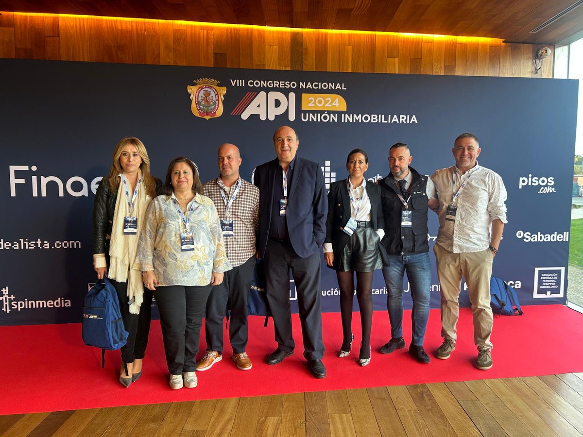 CoapiAb's tweet image. Una representación de colegiados del Colegio de Albacete han asistido al Congreso Nacional API, organizado por el @consejoCOAPI 
Dos jornadas muy interesantes, formativas y de convivencia profesional.
Nos vemos en la próxima.
#Formación 
#YOsoyAPI