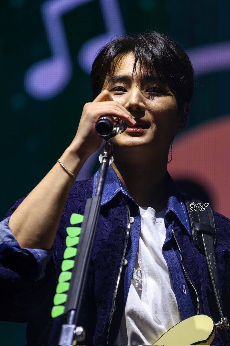 pheejin627's tweet image. 241026 GMP 그민페 

신나게 뛰어 노는거 봐서 기분 좋아따 
🦊🫳🫳 영혀니 잘자룜