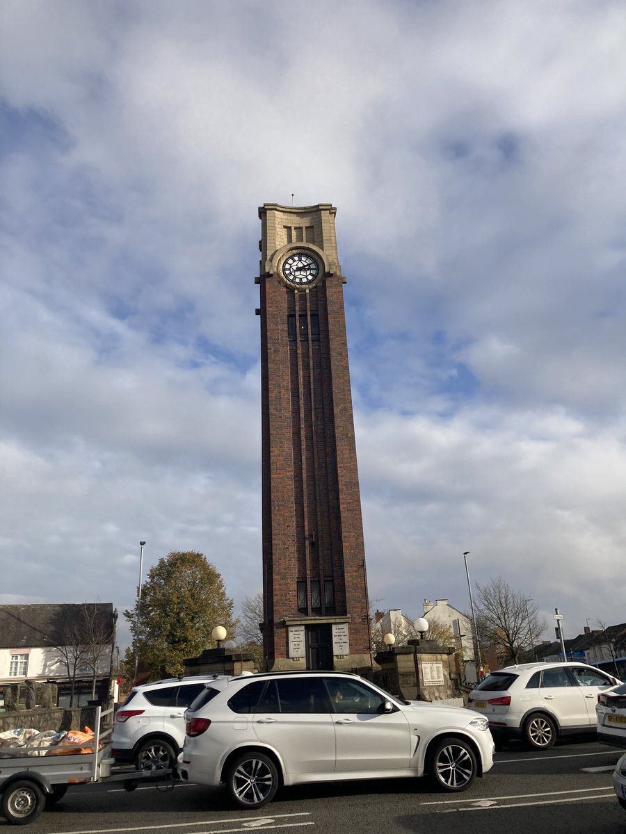 Made it to Coalville. I’m shocked - shocked I tell you - to find that yet another rural British town has beautiful civic architecture ruined by car-centric design. #LeicestershireLoop