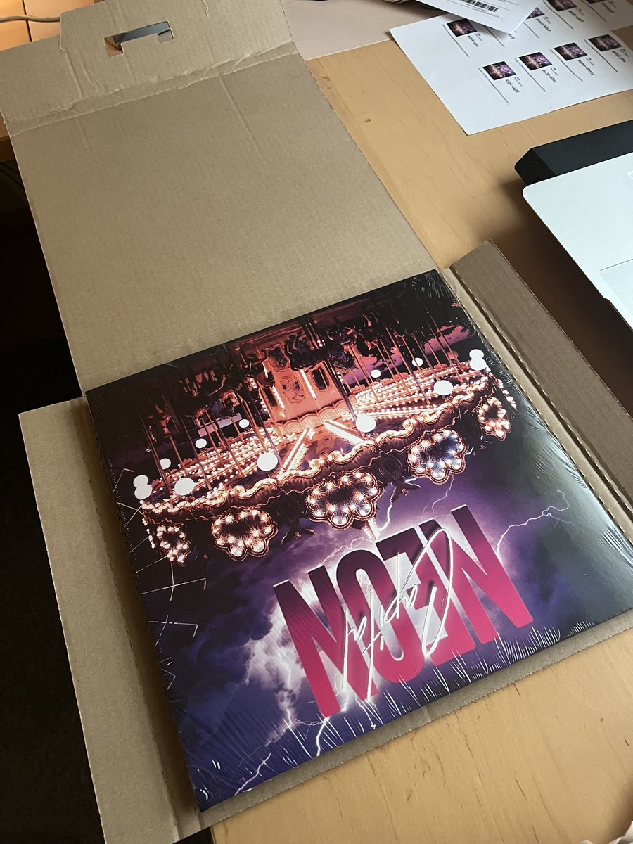 N e o n C a p i t a l (@theneoncapital) on Twitter photo Shipping vinyls on a Saturday 🦩 Shipping vinyls on a Saturday 🦩