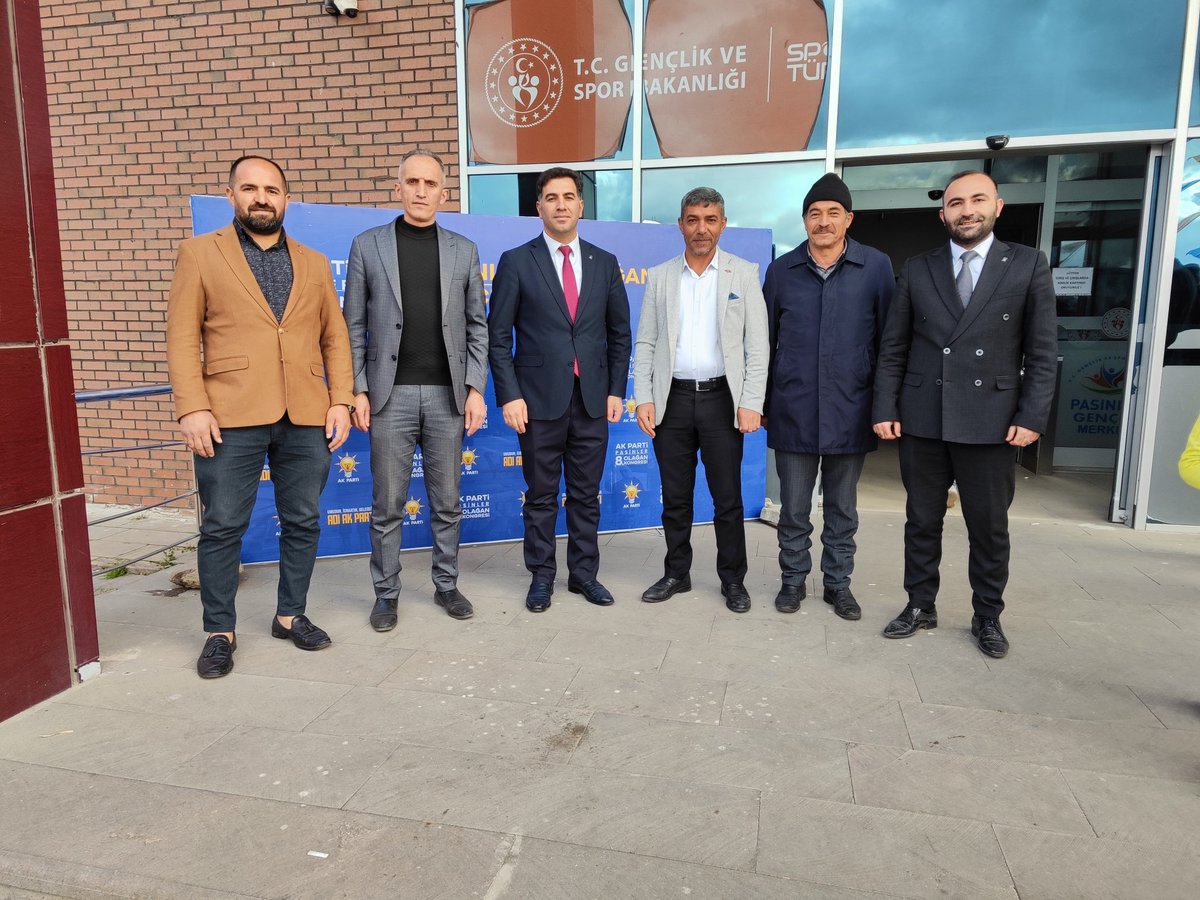 Ak parti Pasinler 8,inci ilçe kongresi,ne önceki dönem ilçe başkanımız mahmut Kaya ve naim kılıç,la katılım sağladık bu vesileyle yeniden ilçe başkanı seçilen kıymetli başkanım Gökhan kanal ve yönetimine başarılar dileriz..<a href="/Akparti/">AK Parti</a> <a href="/ErzurumAkparti/">AK Parti Erzurum</a>