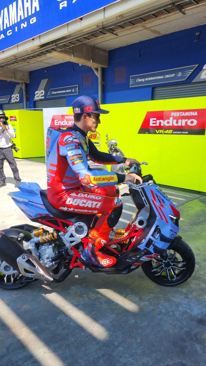 Italjet1959's tweet image. We proudly support Team Gresini at the Thai GP, where our Italjet Dragsters serve as the team’s paddock bikes! 🏁 

Best of luck to the team for tomorrow’s race! 🏆 

#ItaljetDragster #MotoGP #TeamGresini #ThailandGP