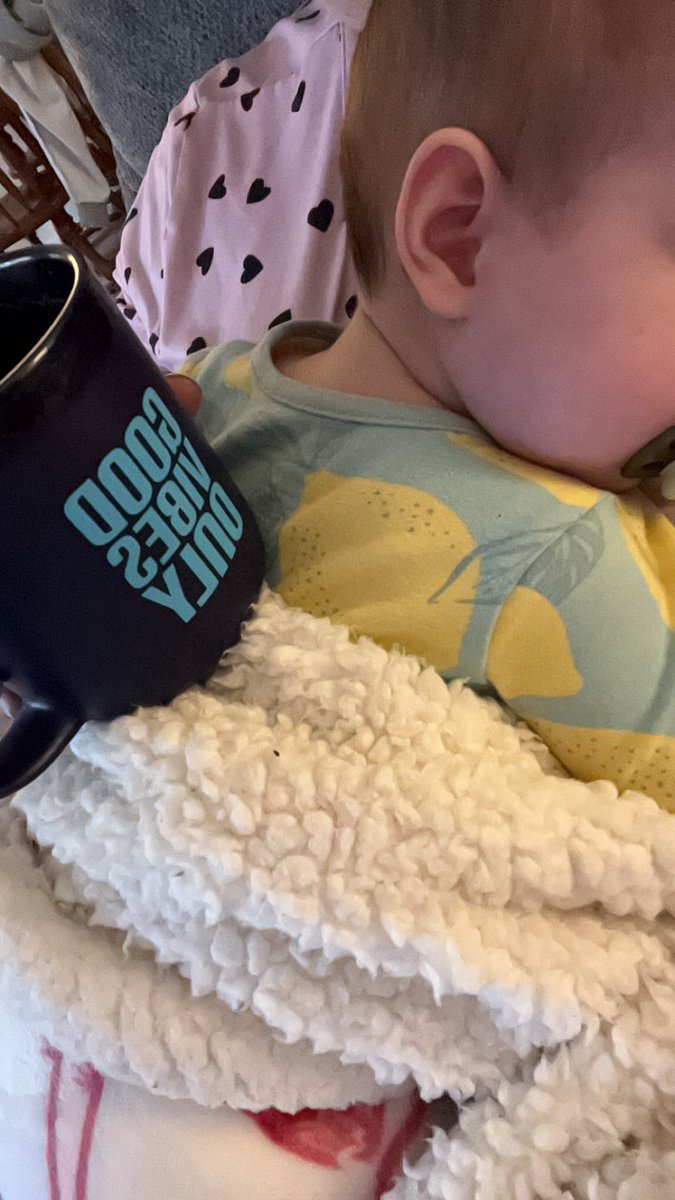 Amandahhh17's tweet photo. Celebrating #SeaKraken game day with coffee in our PJs this morning ❤️ #GoodVibesOnly @KrakenPod Merch #MerchMan #Hockey https://t.co/29gbyAHiNu