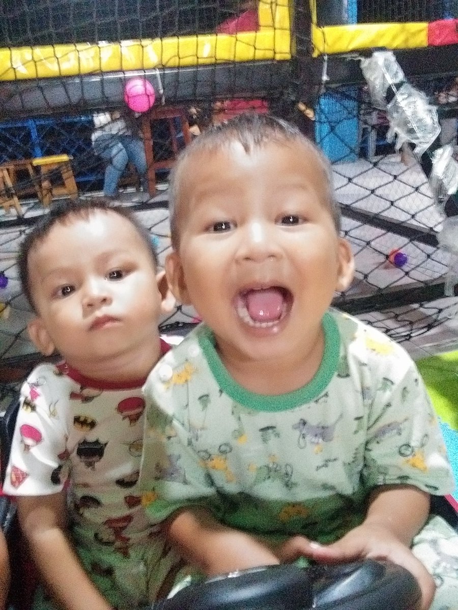 freenmichell's tweet image. Bahagia selalu..