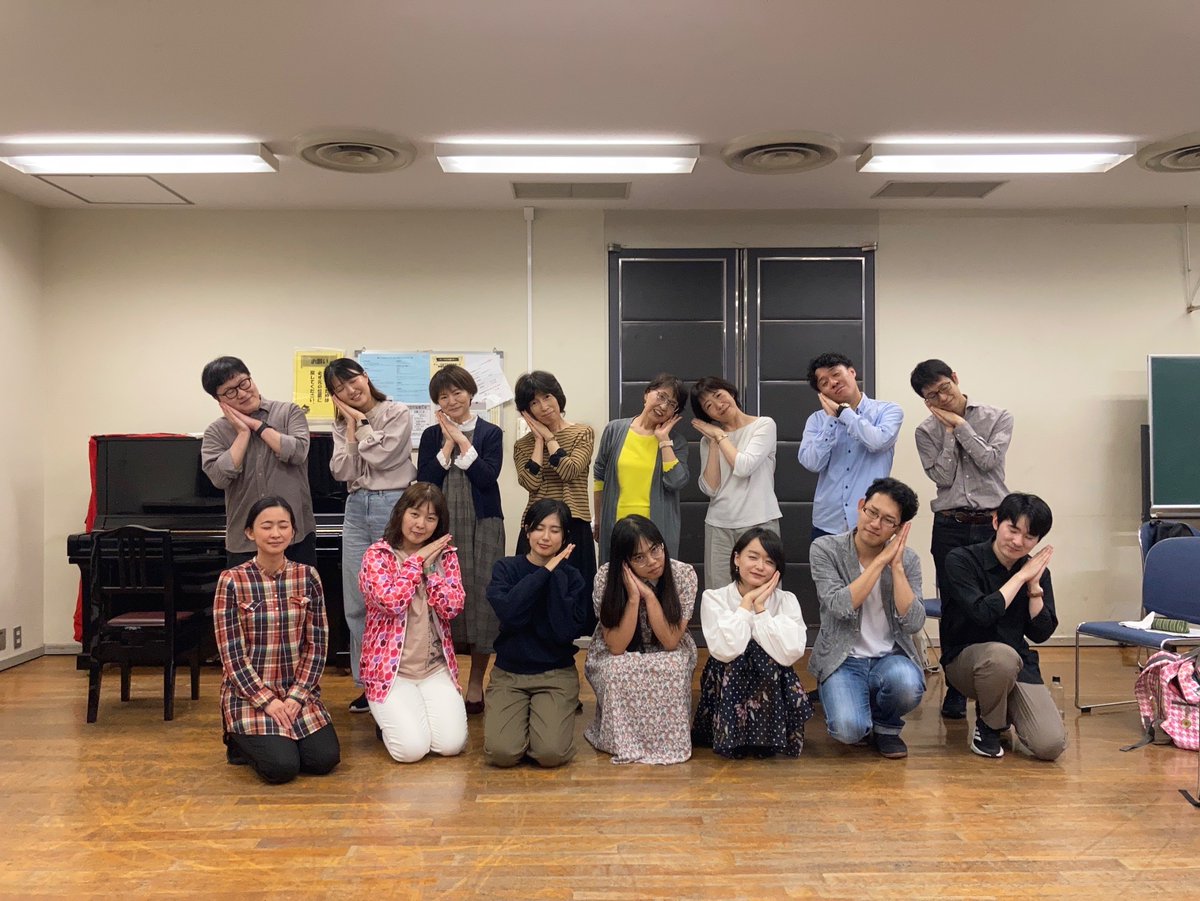 本日は谷さんをお呼びしての練習会！！
3時間半で、あっという間に5曲が仕上がっていきました！

今回の写真テーマはブラームスのWaldesnacht
日々の喧騒から離れ森の中の柔らかい苔の上で眠る様子を表現してみました。

谷さん「木になってみた」