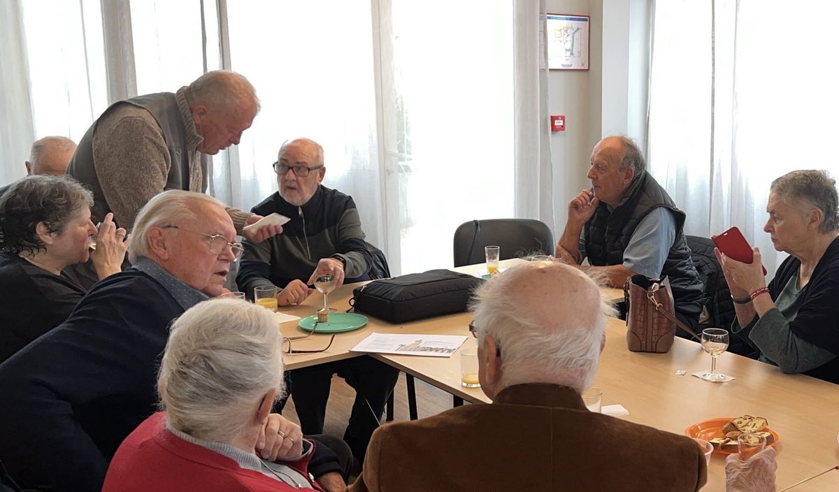 ait_eddie's tweet photo. LâassemblĂ©e gĂ©nĂ©rale de la #FNACA de #Poissy et de CarriĂšres-sous-Poissy, association prĂ©sidĂ©e par Maurice Fournier, Ă©tait organisĂ©e ce samedi 26 octobre.
@LailaOuakka, adjointe au #maire, et Jacques #Rosier, conseiller municipal dĂ©lĂ©guĂ© aux anciens #combattants, Ă la #mĂ©moire de la #Nation et Ă la culture de #paix, mây reprĂ©sentaient.
A CarriĂšres-sous-Poissy, la municipalitĂ© dĂ©montre, tout au long de lâannĂ©e, et Ă travers plusieurs commĂ©morations nationales et locales, son attachement au devoir de MĂ©moire. Les journĂ©es commĂ©moratives constituent des moyens privilĂ©giĂ©s pour mener un travail pĂ©dagogique visant notamment Ă faire acquĂ©rir aux jeunes CarriĂ©roises et CarriĂ©rois les repĂšres de lâhistoire Ă laquelle ils appartiennent ainsi que les valeurs de la RĂ©publique.
#MondeCombattant #mémoire #nation #carrieressouspoissy