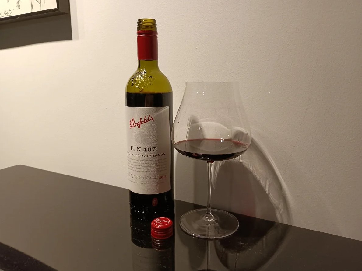 HannahyLee's tweet photo. Penfolds 407 presents rich black fruit flavors such as black berries and black cherries, along with slight spices and oak flavors. This wine tends to have good acidity and tannin structure, making it balanced and persistent on the palate. https://t.co/TlMYzR7jEc