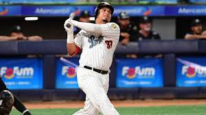 #beisbolvenezolano  los <a href="/leones_cbbc/">Leones del Caracas</a>  vencieron  a <a href="/aguilasdelzulia/">Águilas del Zulia</a>  8-7  gracias al doble del #mirandino Aldrem Corredor  que impulsó la carrera del triunfo para los melenudos 👏👏👏💪
#LVBP