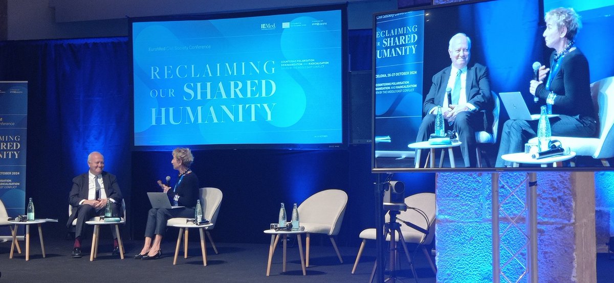 <a href="/MiguelMoratinos/">Miguel Ángel Moratinos</a> SG de <a href="/UNAOC/">UNAOC - United Nations Alliance of Civilizations</a> comienza mencionando un libro clave para los que trabajamos en #interculturalidad "identidades asesinas" de Amin Maalouf ahora en #Barcelona en #sharedhumanity de <a href="/IEMed_/">IEMed</a>