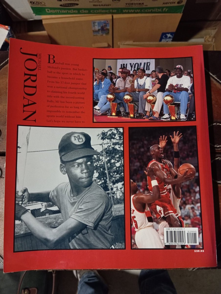cms_editions64's tweet photo. A tous les fans du Goat je vends ce livre américain. Si intéressé merci de me contacter en mp.  #michaeljordan #bulls https://t.co/T1fllfRQwe