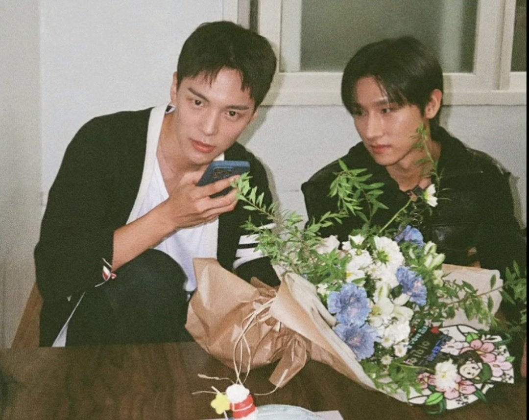 FROMHW2's tweet photo. 노포기.. 이 필카 원본은 언제 올려주지
셔누가 동생들 예쁘게 잘 찍어줬어 🥺🫶 https://t.co/4hTsDEIQqv