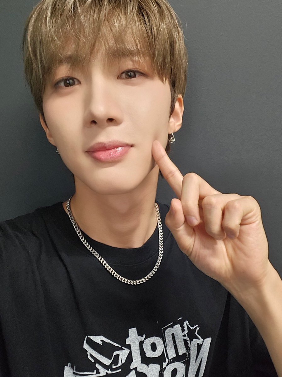 [📸] 241026 @ iQIYI #StarlightBoys

#펜타곤 #PENTAGON
#후이 #HUI