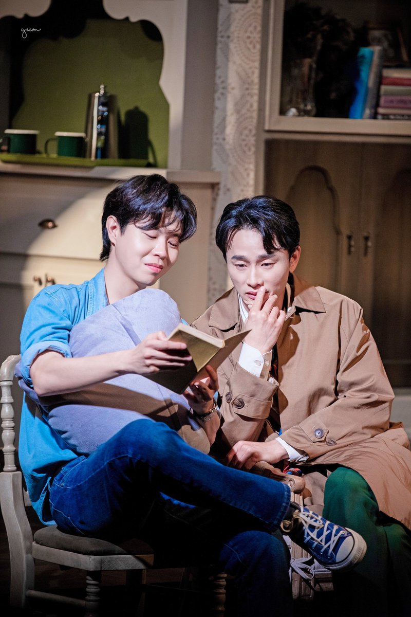 Yum__pic's tweet photo. 241026 보이즈 인 더 밴드 낮공
.
도날드役 곽다인 배우님
마이클役 오정택 배우님 https://t.co/PFvVd9tDRi