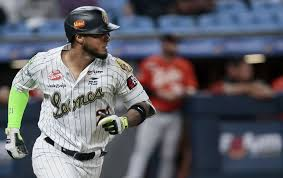#beisbolvenezolano  Oswaldo Arcia, José Rondó y Victo Bericote  mostraron su poder conectado jonrones cada uno para darle la  victoria a <a href="/leones_cbbc/">Leones del Caracas</a> 9-7 ante  <a href="/aguilasdelzulia/">Águilas del Zulia</a>  🔥🔥💪⚾️
#lvbp