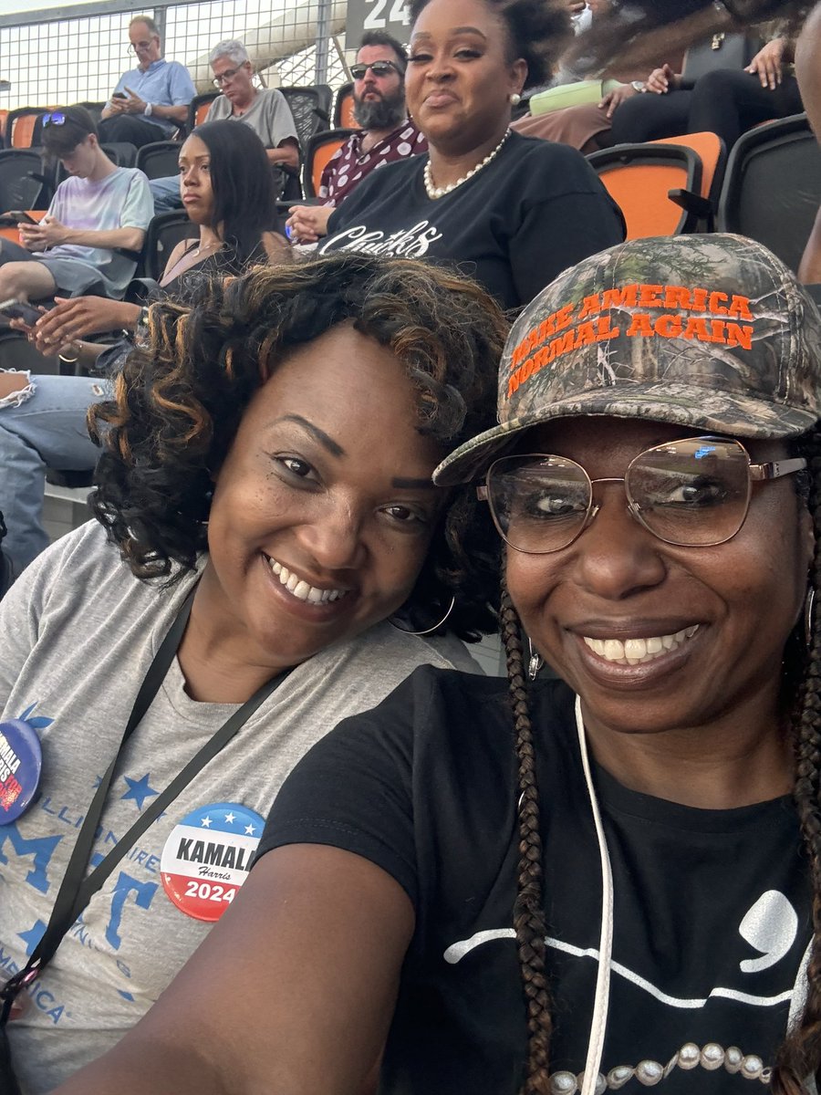 Ms_Paulette_K's tweet photo. I was there, the crowds are not fake but the energy is real https://t.co/bKdfy5K1TY