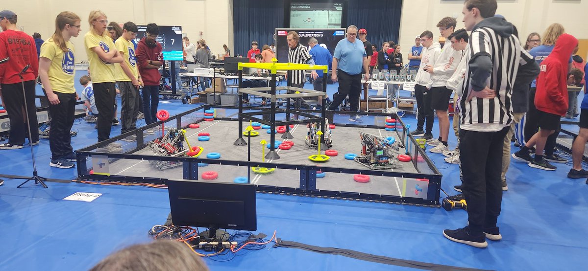 NPHS_robotics's tweet photo. Another season begins for 99904 and #dragonrobotics good luck teams! @VoelzJames @SouthernHancock https://t.co/CfPSwOJOeZ