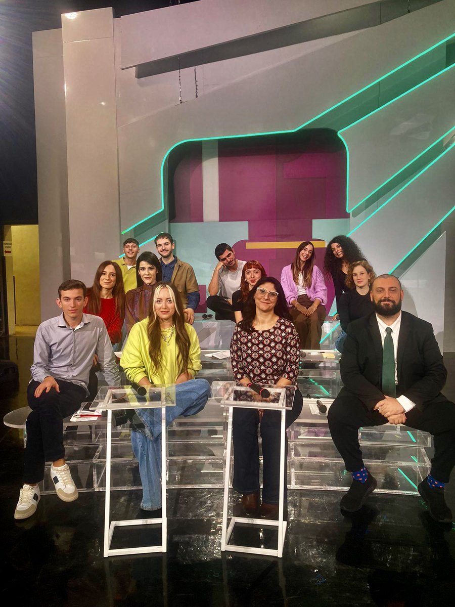 26/10/2024, 5^ puntata di <a href="/TvTalk_Rai/">Tv Talk</a>!

In studio con me <a href="/kindermaxxi/">Stefano Monti</a> <a href="/GianlucaPapa6/">Gianluca Papa</a> <a href="/tudifrudi/">Alice Valeria Oliveri</a> <a href="/CivitaDamiana/">Damiana Civita</a> <a href="/edoardow0w/">edoardowow</a> <a href="/algertmyrtja/">algert_myrtja</a> <a href="/Bea_gingerrr/">Beatrice Rossi</a> <a href="/GiadGiorgi/">Giada Giorgi</a> #AliceIndovina #MartinaPizzoni, oltre a Sara e Giovanna!

#TITOLIDICODA #ANALISTI #TVTALK
A SABATO PROSSIMO! ❤️🧡🩷💙