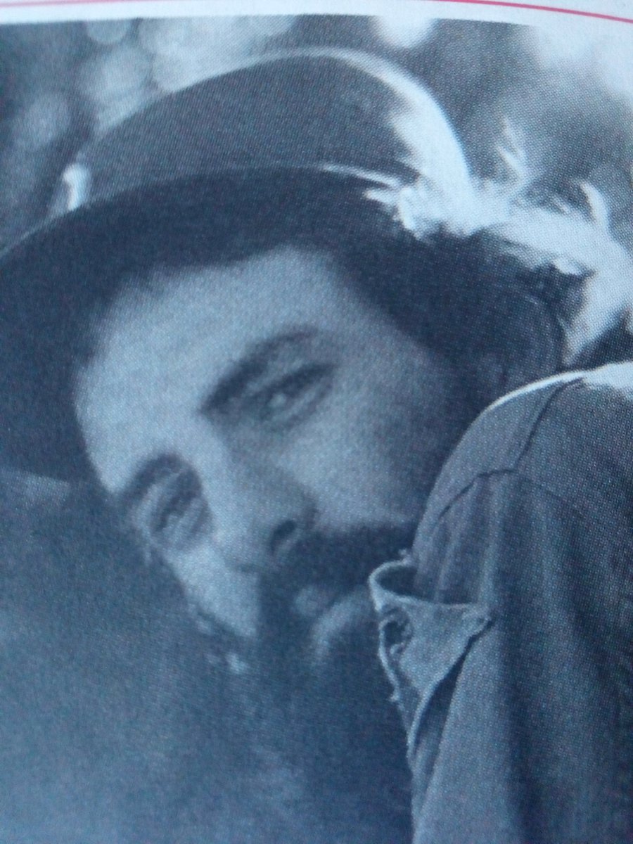 El Comandante Camilo Cienfuegos, "valiente y competente jefe" al decir de Fidel, quien también afirmó que "en el pueblo hay muchos Camilos" Su impronta sigue siendo ejemplo para todos los que amamos y defendemos a #Cuba  #DeZurdaTeam <a href="/DeZurdaTeam_/">DeZurdaTeam 📳</a>