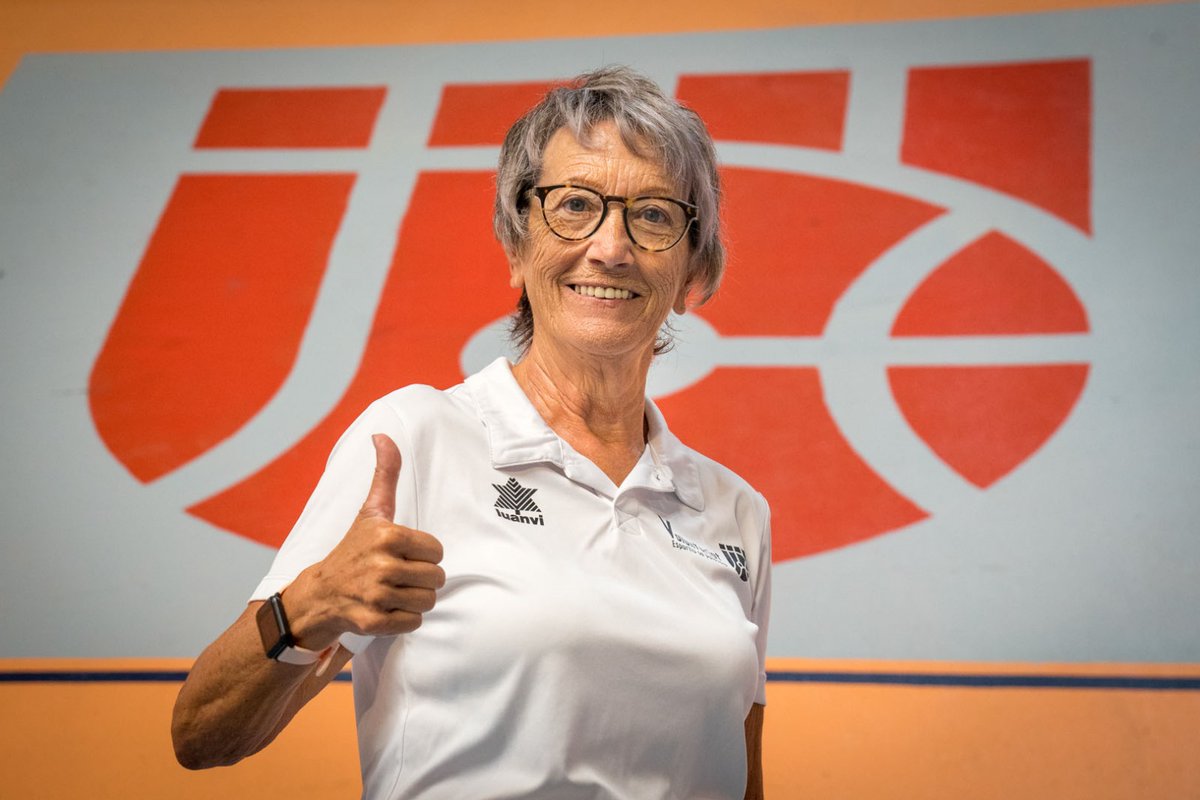 🌟 Hoy nos unimos para recordar a nuestra Voluntaria Carmen Barrera, quien siempre iluminó nuestras vidas con su sonrisa 😊 y su bondad ❤️. Aunque ya no esté físicamente con nosotros, su espíritu y los momentos compartidos vivirán en nuestros corazones para siempre. 
🧵(+) 👇