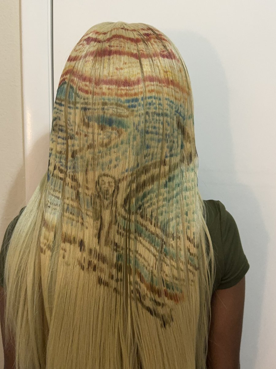 xamdl4's tweet image. I put The Scream by Edvard Munch on my hair
